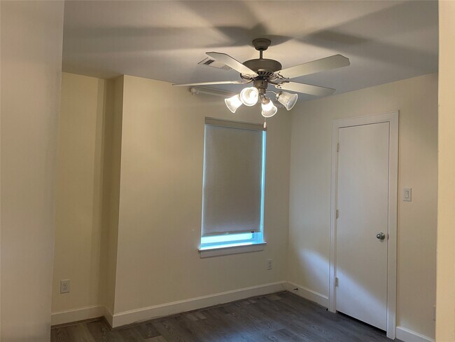 Building Photo - 3704 Main Aspen Dr