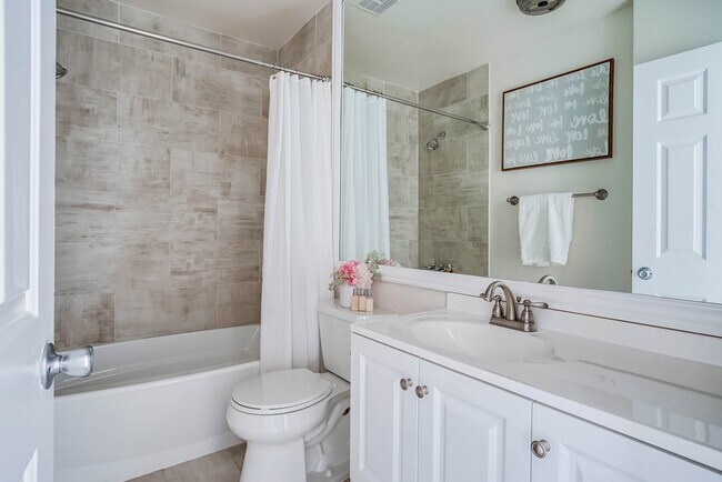 Full Bath - 828 21st St