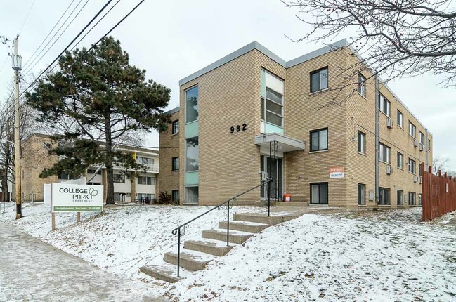 Building Photo - College Park