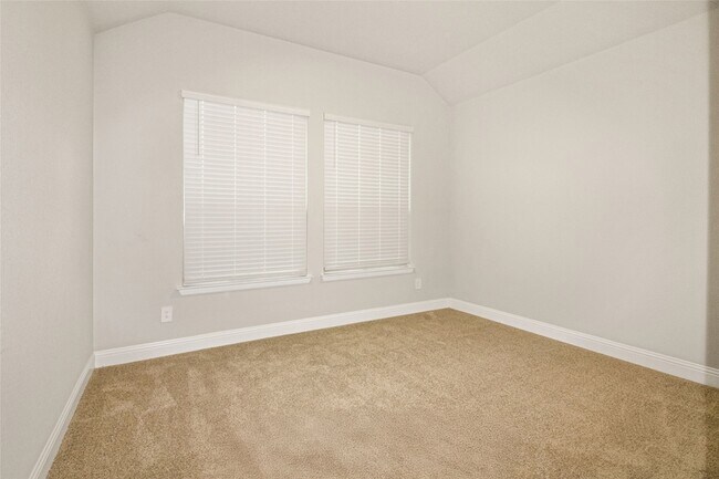 Building Photo - 3032 Lionsgate Dr