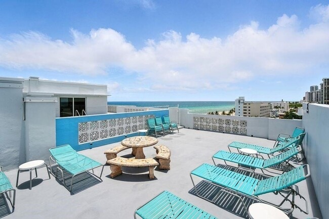 Building Photo - 320 S Surf Rd