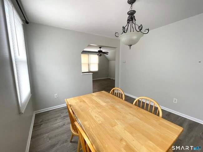 Building Photo - 108 Concord St