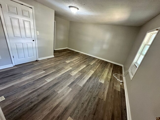 Building Photo - 1 bedroom house in Hardin