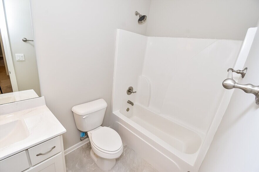 Building Photo - 4645 Spike Ln