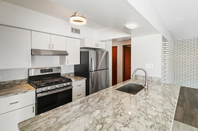 Building Photo - 318 Walker Ave