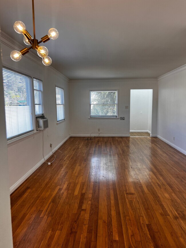 Building Photo - 3880 Roble Vista Dr
