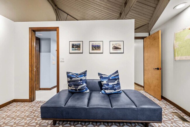 Building Photo - 1816 Bear Spgs Wy