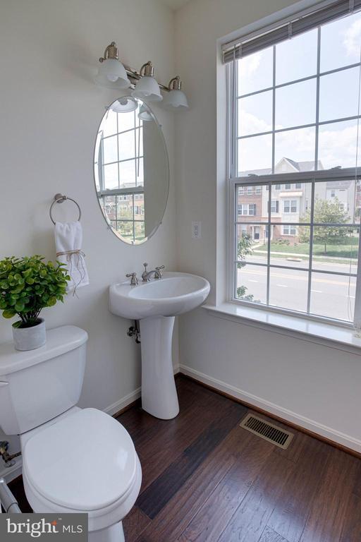 Building Photo - 25636 Pleasant Valley Rd