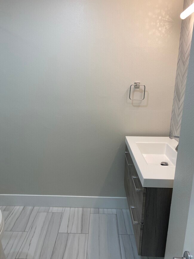 Building Photo - 7890 E Spring St