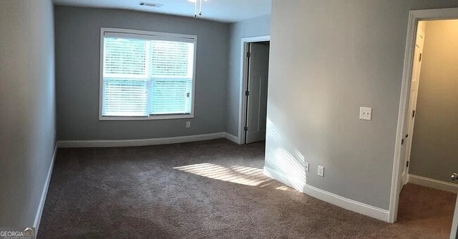 Building Photo - 1350 Binghampton Cir