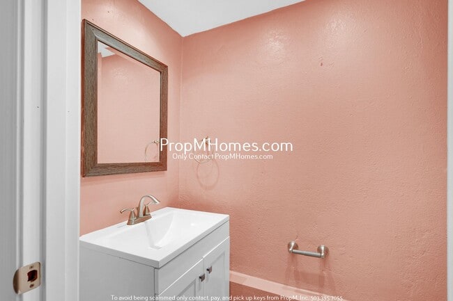 Building Photo - NE Portland Gem w/ Entertainers Backyard +...