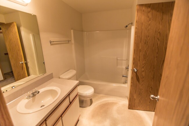 Building Photo - 3328 Argyle Dr S