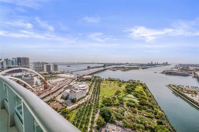 Building Photo - 900 Biscayne Blvd