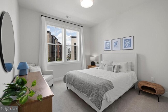 Building Photo - 43442 Croson Ln