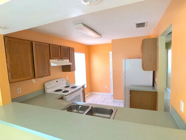 Building Photo - Move in Ready home in Kissimmee