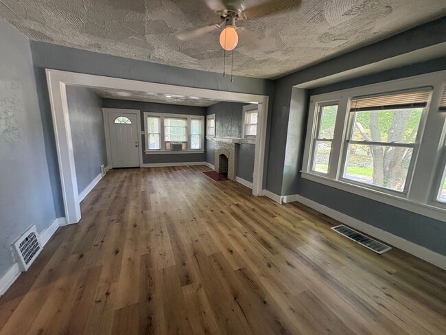 Building Photo - 5401 Highland Ave