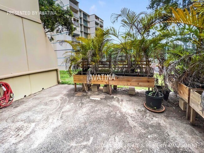 Building Photo - 95-2043 Waikalani Pl A101-