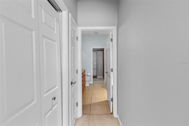 Building Photo - 3372 Covered Bridge Dr E