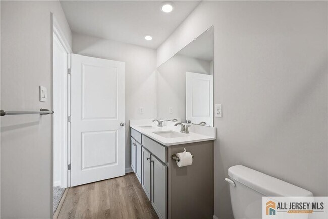 Building Photo - 25 Elliot Ln