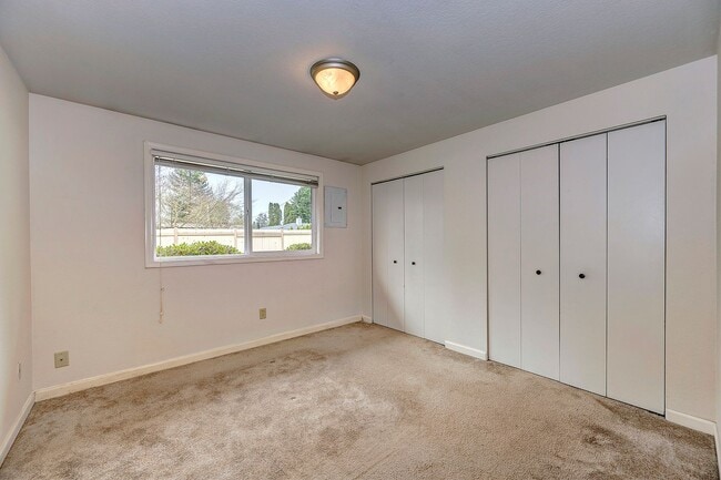 Building Photo - Lynnwood Duplex