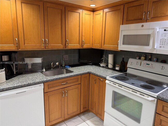 Building Photo - 2801 NE 183rd St