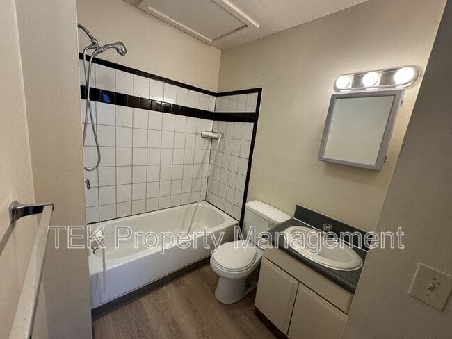 Building Photo - 429 Orange St