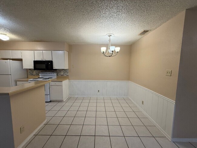 Building Photo - 11606 Castle Rock Ct