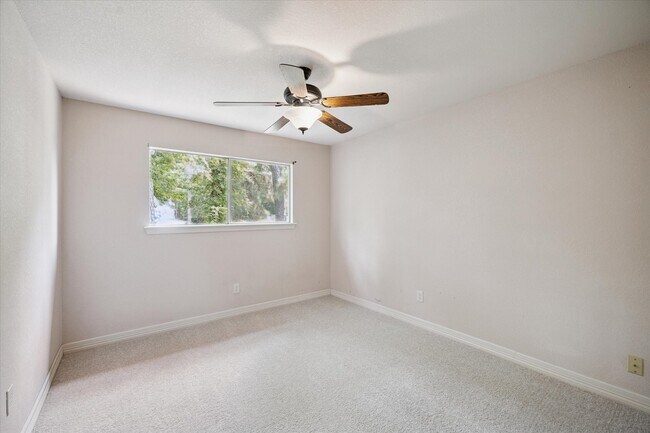 Building Photo - 23906 Northcrest Dr