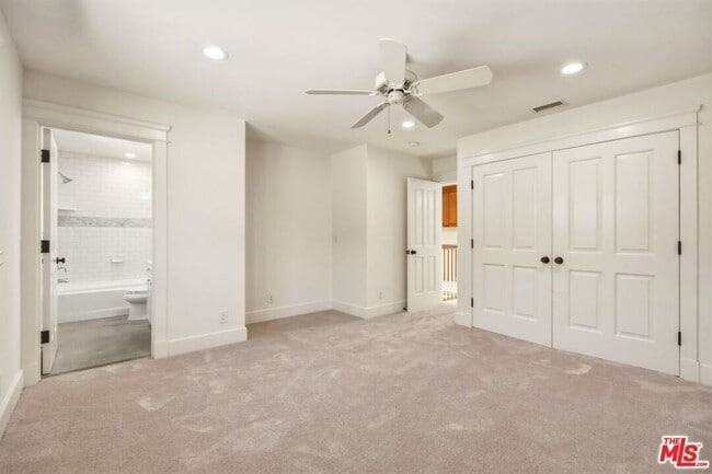 Building Photo - 1633 Voorhees Ave