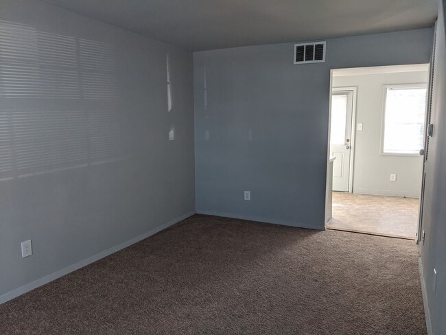 Building Photo - Come enjoy Richmond living at Colorado Manor