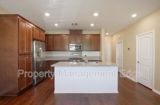 Building Photo - 40358 Calle Real