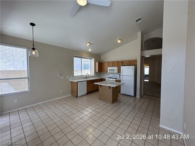 Building Photo - 122 McLaren St