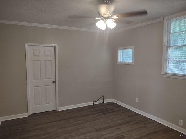 Building Photo - 6422 Gibson Rd