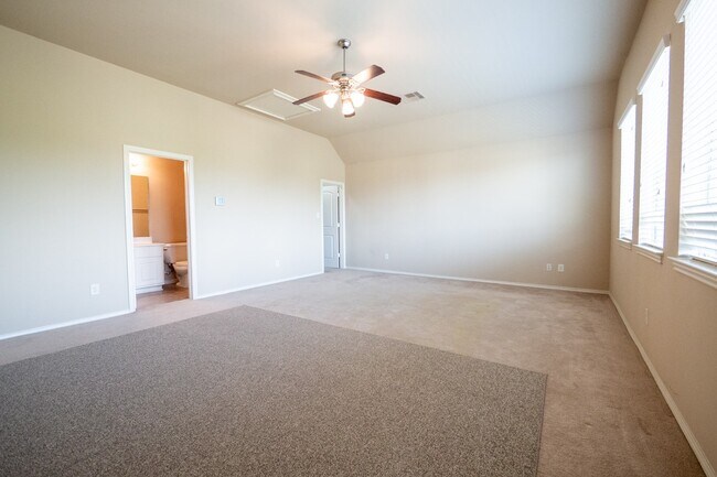 Building Photo - 5211 Belvedere Dr