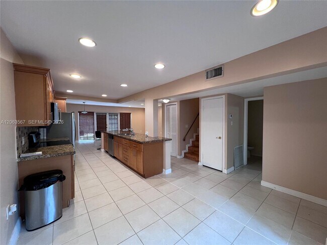 Building Photo - 2750 N 34th Ave