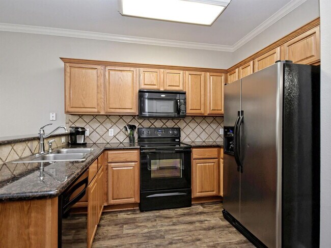 Building Photo - 1001 Krenek Tap Rd