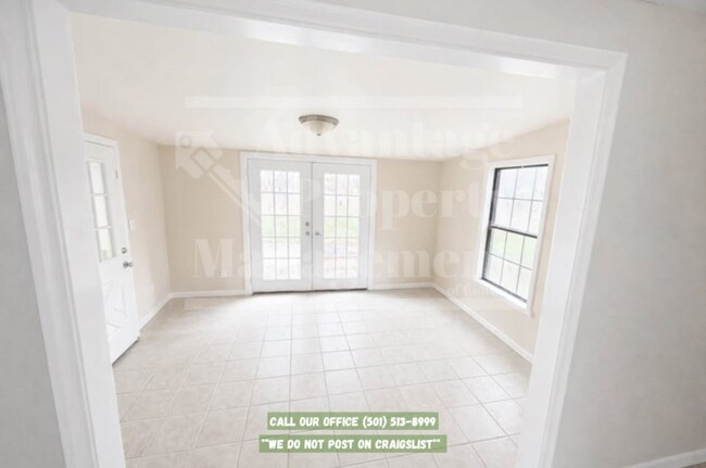 Building Photo - 1012 Woodside Dr