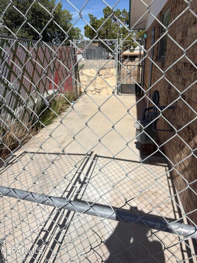 Building Photo - 3444 Tascosa St