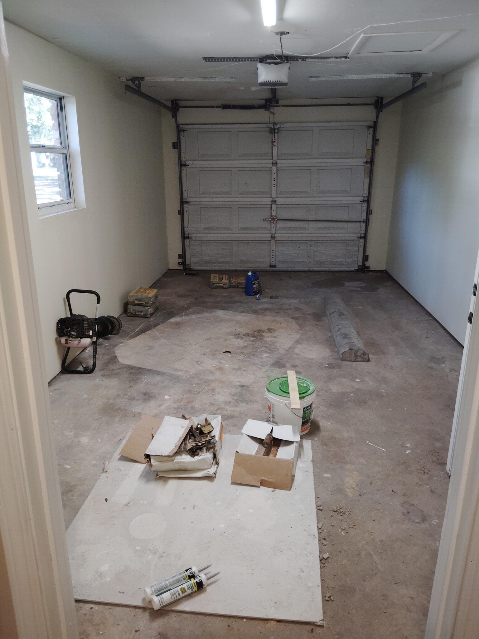 Garage - 3075 Patricia Dr