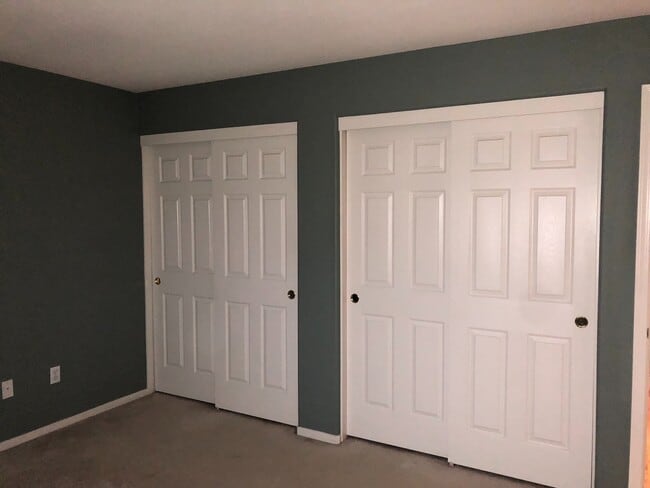 Building Photo - Immaculate 3 Bedroom, 2 Bath Home on Corner Lot