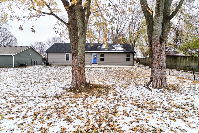 Building Photo - 730 N East St