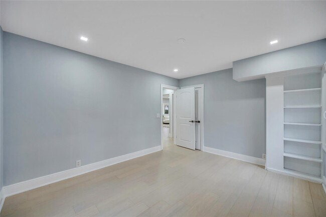 Building Photo - 503 Bayville Rd