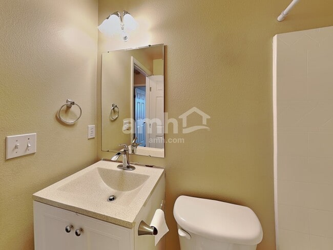 Building Photo - 684 E Full Moon St