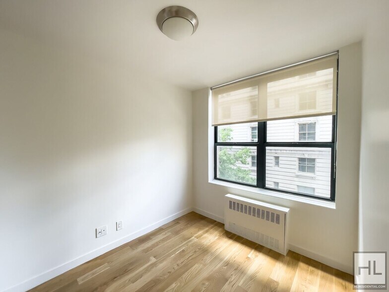 Building Photo - W 87th St