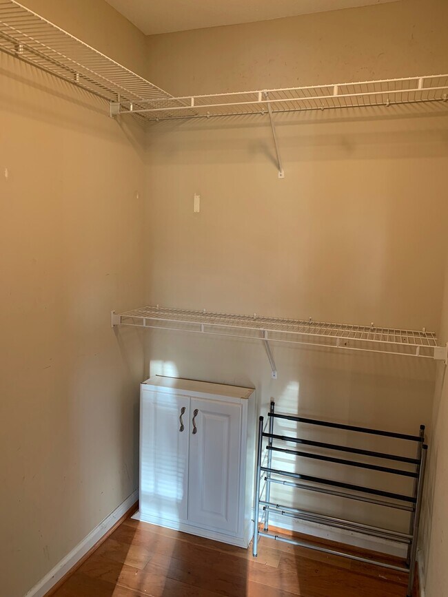 Building Photo - 20303 Beechwood Ter