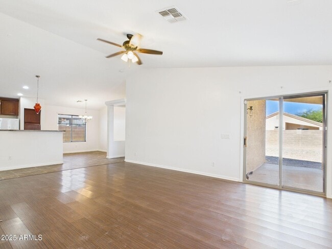 Building Photo - 2296 W Roosevelt Ave