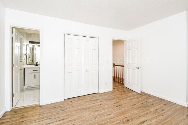 Building Photo - 1301 Sweet Pine Dr