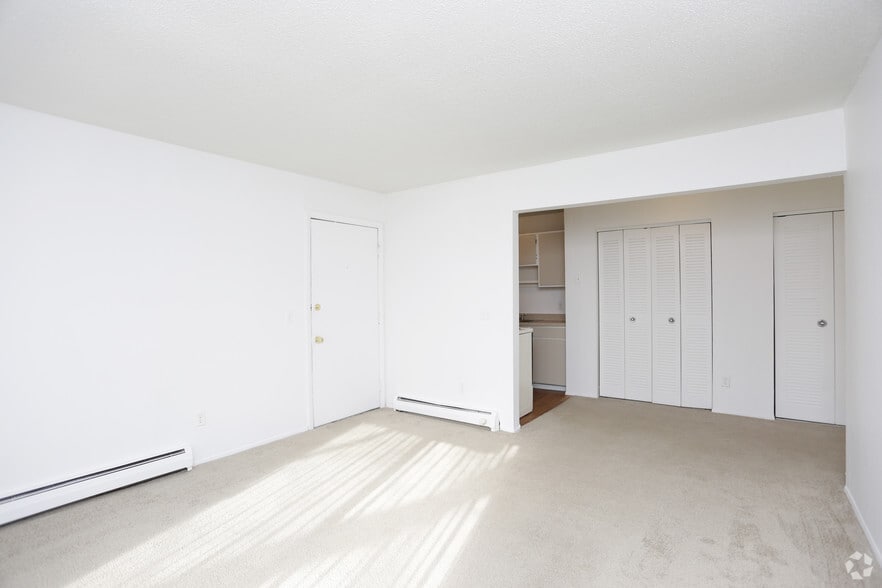 Primary Photo - Peppertree Apartments