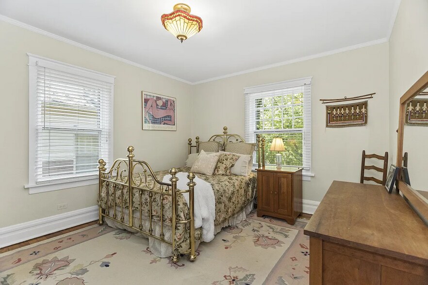 Building Photo - 2353 Ridge Ave