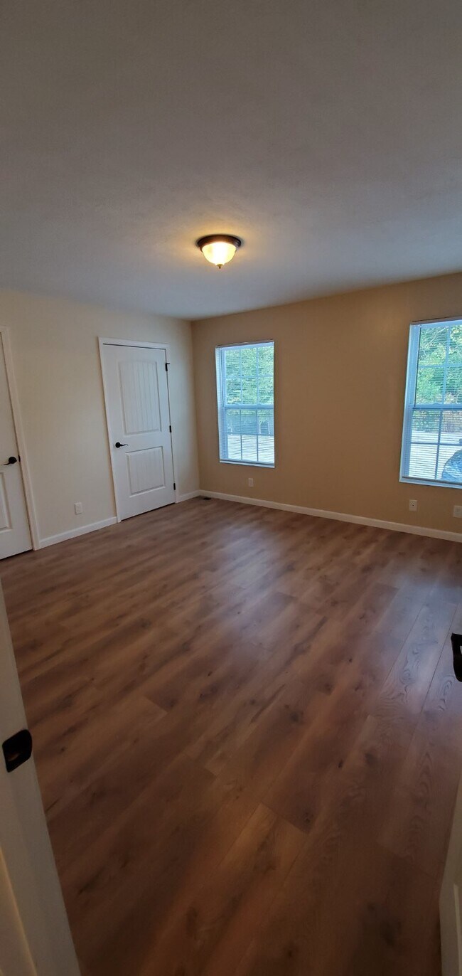 Building Photo - 302 Joel Rd